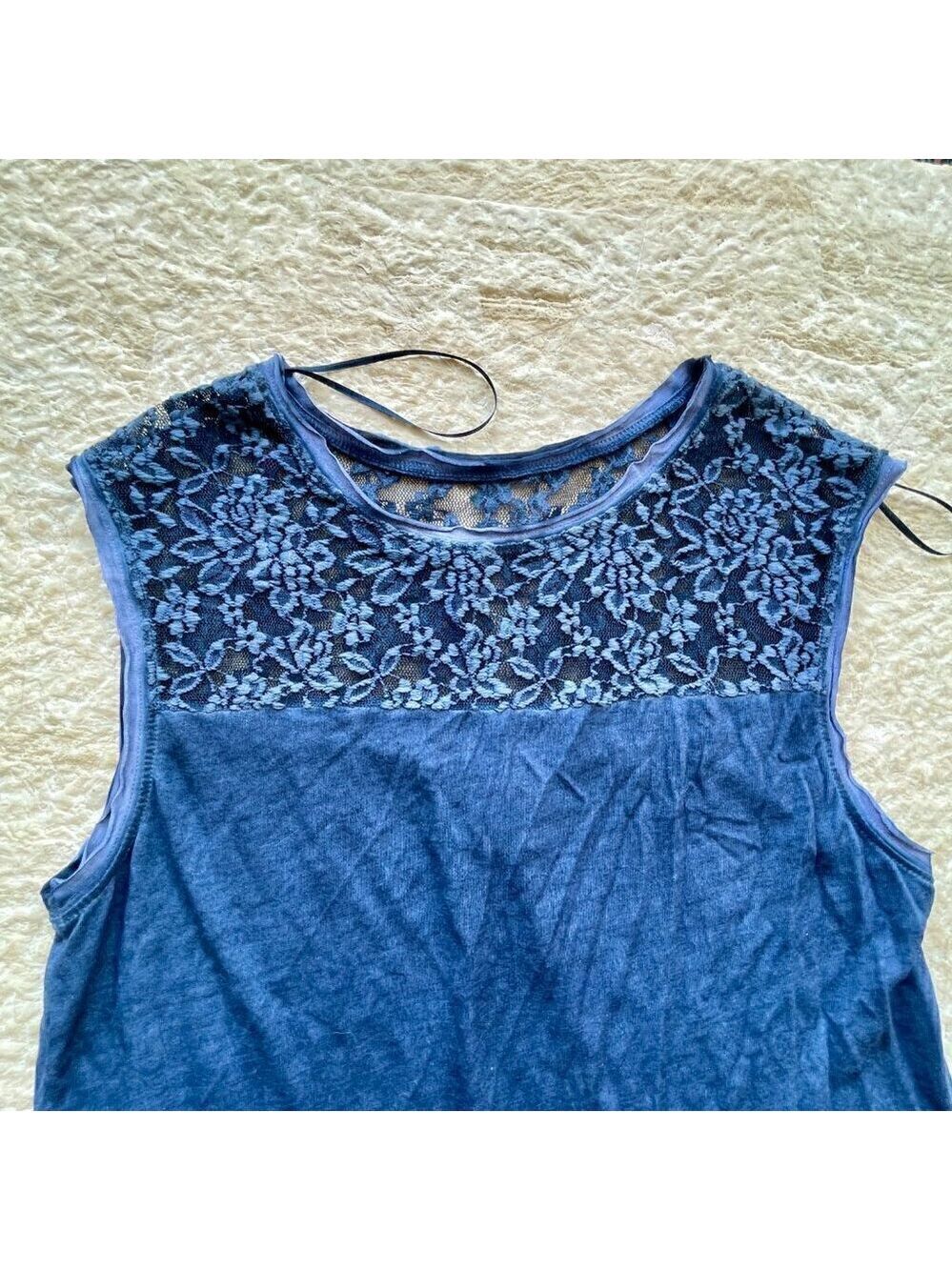 Blue Cotton and Lace Short Sleeved Blouse Tank, Size Large - Picture 3 of 8